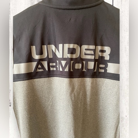 Under Armour Long Sleeve Lightweight Shirt! Youth Lg Gray Heatgear Loose Fit Zip - Picture 3 of 6